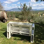 Agriturismo Wine Casale Chiara Фермерский дом *