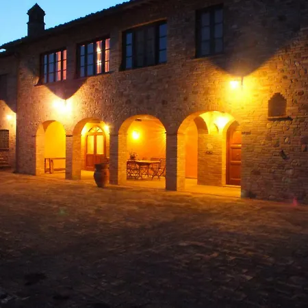 Agriturismo Wine Casale Chiara *