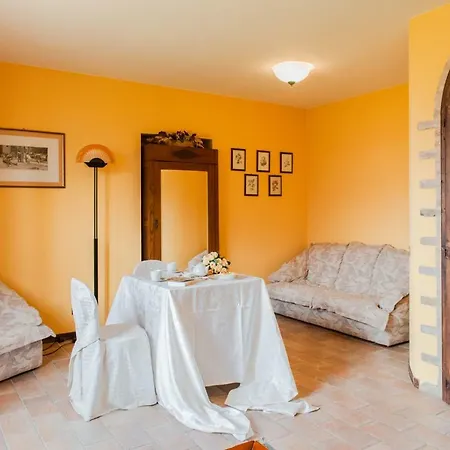 Agriturismo Wine Casale Chiara *